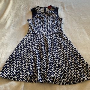 Red by saks fifth avenue navy dress with lace details